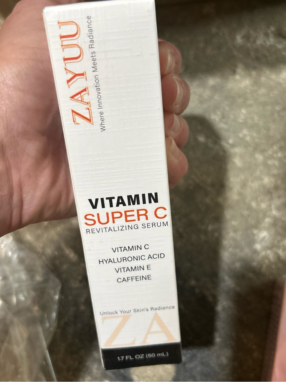 Zayuu Vitamin Super C Revitalizing Face Serum —